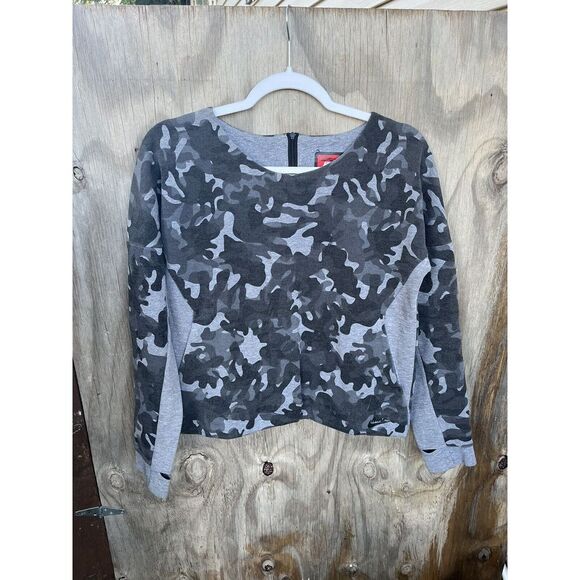 Nike Tops - Nike Camo Sweatshirt Women's Small